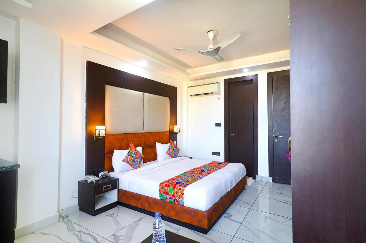 Fabhotel Kiara The Private Suites คูร์เคาน์ ภายนอก รูปภาพ